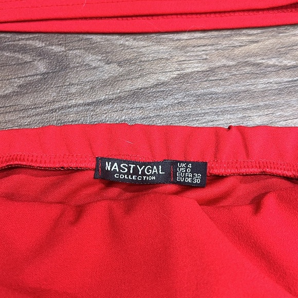 Nasty Gal red bandeau top and wrap skirt set - US size 0 - Picture 4 of 6